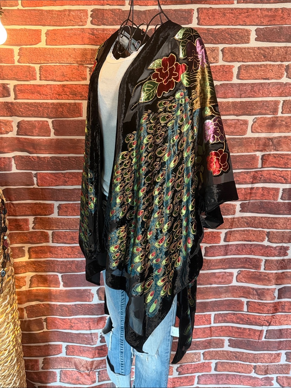 🧥 Peacock-Embroidered Velvet Detailed Kimono Wrap — Black/Multi — SZ OS / NWOT